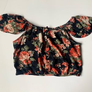 💎3/$20💎 A&F Off the Shoulder Floral Crop